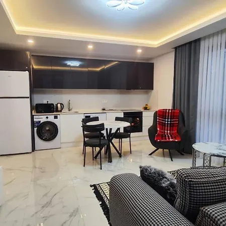 Sa Apartments! 150M To The Cleopatra Beach *